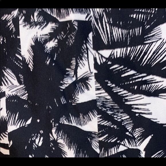 Fabletics Cora Skirt   - Picture 3 of 3